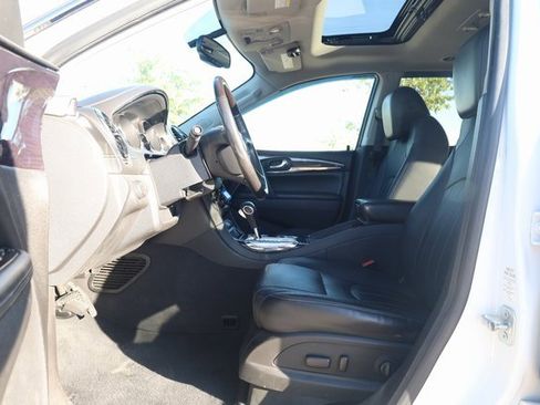 Used 2017 Buick Enclave Leather image 11