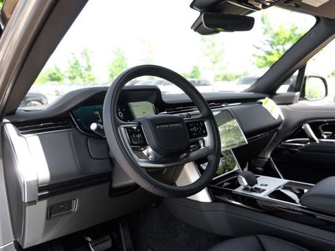 New 2026 Land Rover Range Rover Long Wheelbase SE AWD/4WD image 3