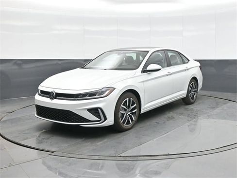 New 2026 Volkswagen Jetta SE image 3