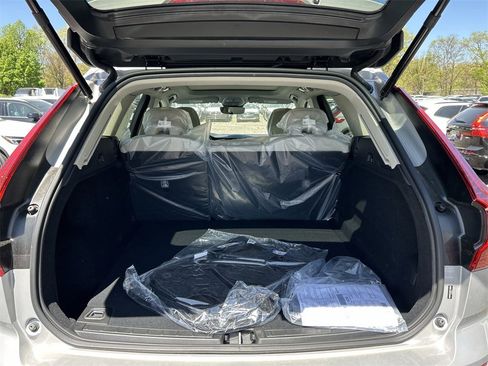 New 2025 Volvo XC60 B5 Core w/ Climate Package image 17