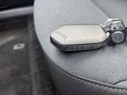 Used 2025 Kia K4 LXS image 22