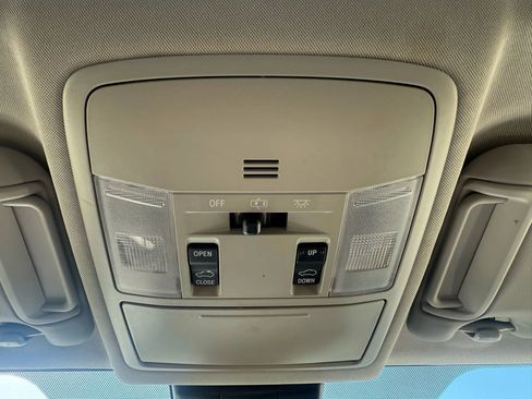 Used 2018 Toyota RAV4 Limited image 25