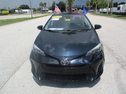Used 2019 Toyota Corolla SE FWD image 2