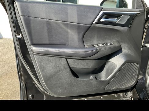 Used 2024 Mitsubishi Outlander SE FWD image 23