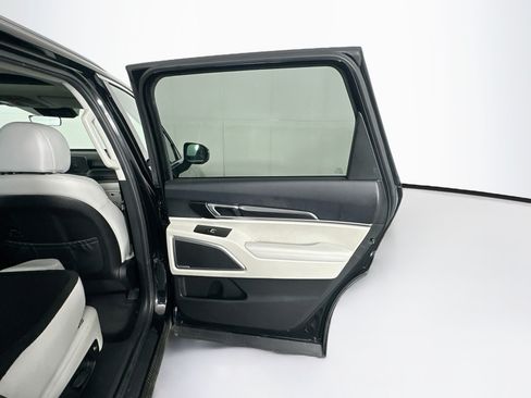 Used 2025 Kia Telluride S FWD image 33