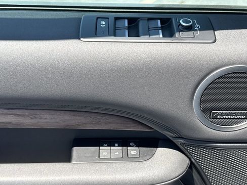 Used 2020 Land Rover Discovery HSE AWD/4WD image 18