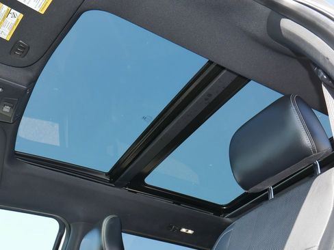 Used 2015 Ford F150 Lariat image 44