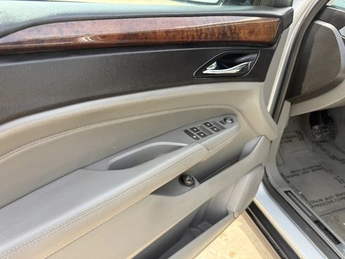 Used 2010 Cadillac SRX Luxury FWD image 9