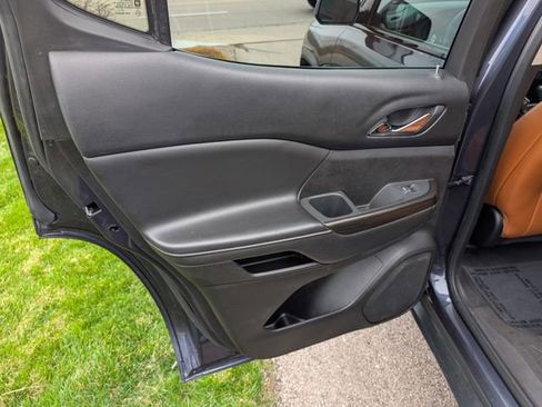 Used 2018 GMC Acadia SLT w/ LPO, Protection Package image 12