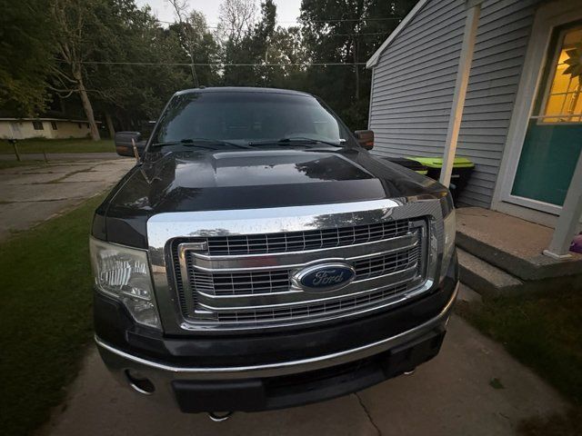 Used 2013 Ford F150 XLT w/ Luxury Equipment Group AWD/4WD image 2