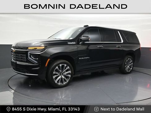 Used 2026 Chevrolet Suburban High Country AWD/4WD image 1
