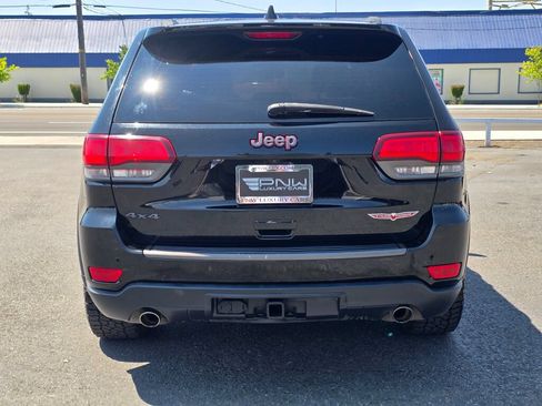 Used 2017 Jeep Grand Cherokee Trailhawk w/ Trailhawk Luxury Group AWD/4WD image 7