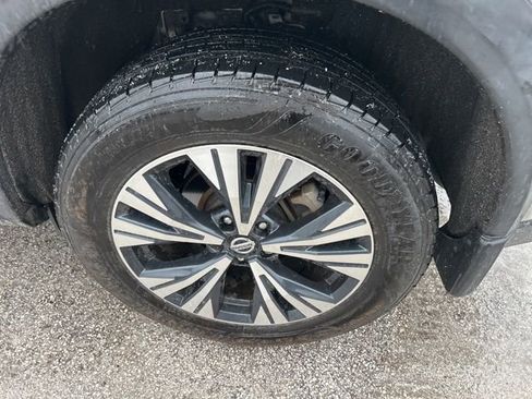 Used 2021 Nissan Rogue SV image 18