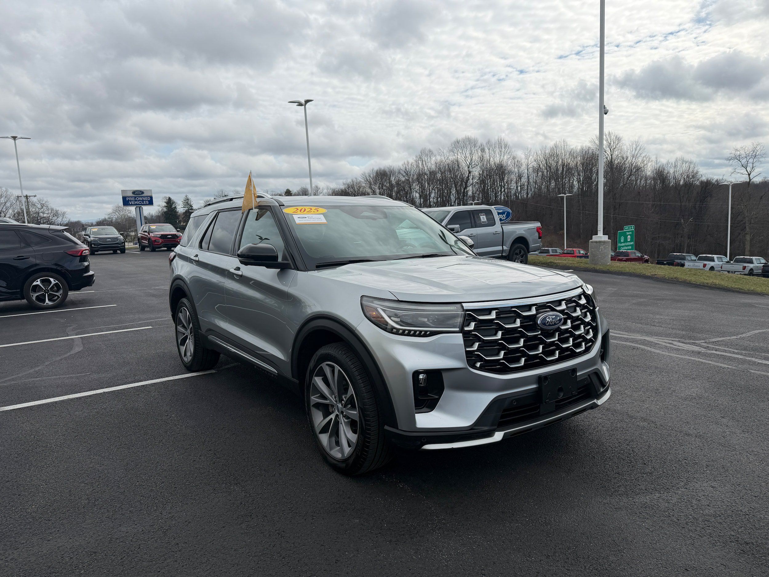 Certified 2025 Ford Explorer Platinum w/ Ultimate Package AWD/4WD image 3
