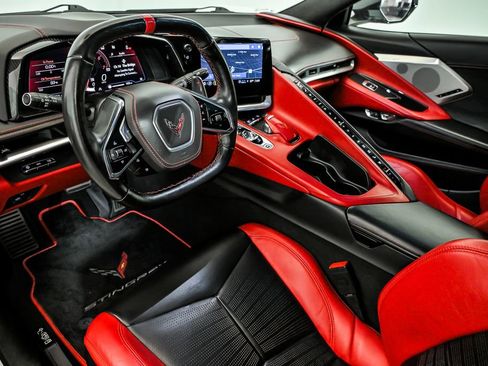 Used 2021 Chevrolet Corvette Stingray w/ Z51 Performance Package image 14