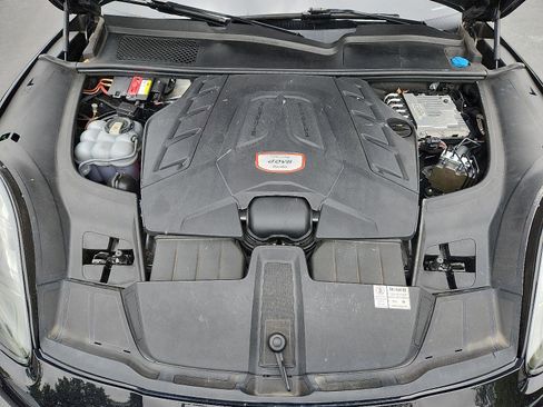 Used 2020 Porsche Cayenne Turbo image 28