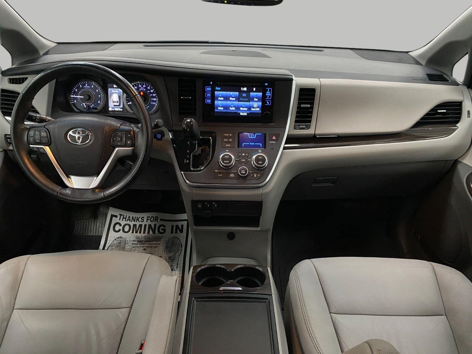 Used 2016 Toyota Sienna XLE FWD image 22
