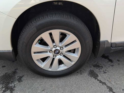 Used 2016 Subaru Outback 2.5i Premium AWD/4WD image 14
