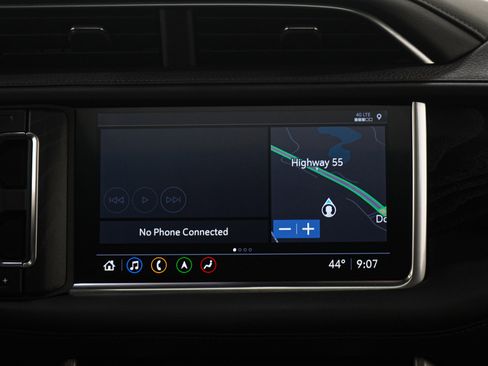 Used 2021 GMC Yukon Denali w/ Denali Premium Package image 18