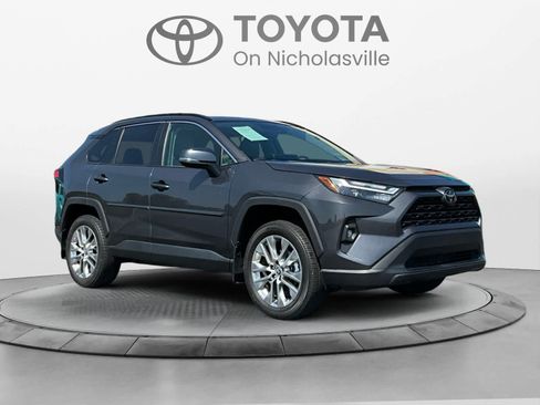 Used 2023 Toyota RAV4 XLE Premium AWD/4WD image 7