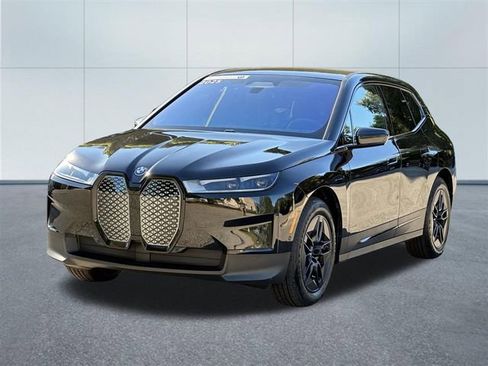 Certified 2025 BMW iX xDrive50 image 9