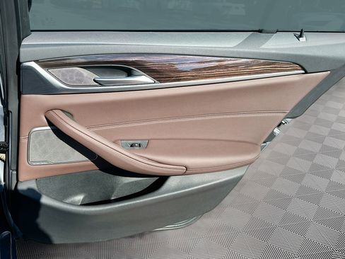 Certified 2023 BMW 540i w/ Premium Package image 32