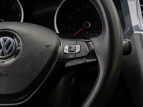 Used 2021 Volkswagen Tiguan SEL FWD image 21