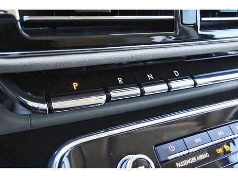 Used 2024 Lincoln Navigator Reserve image 22