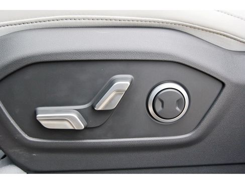 Used 2025 Hyundai Santa Fe SEL AWD/4WD image 26