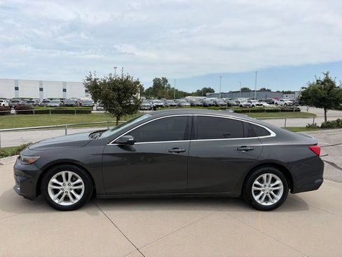 Used 2017 Chevrolet Malibu LT FWD image 5