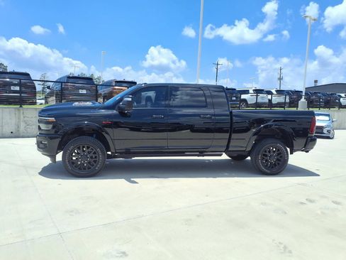 Used 2025 RAM 2500 Limited AWD/4WD image 8