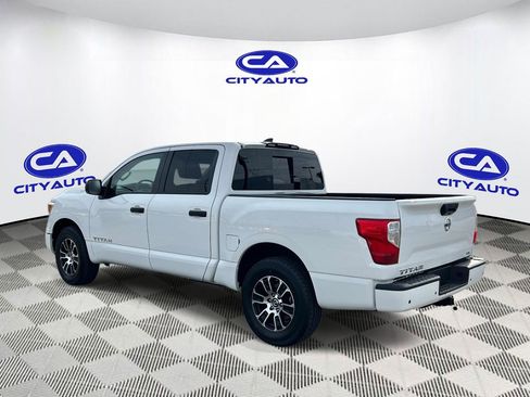 Used 2022 Nissan Titan SV RWD image 7