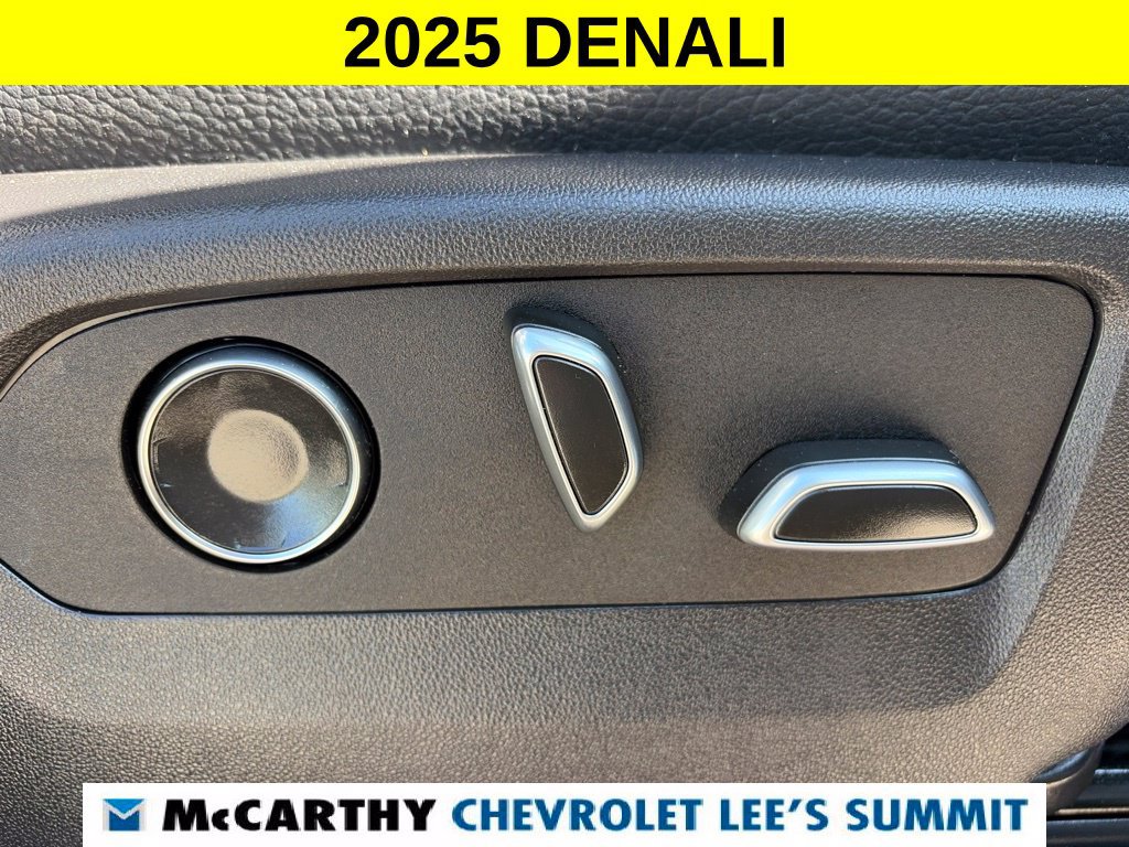 Used 2025 GMC Sierra 3500 Denali AWD/4WD image 33