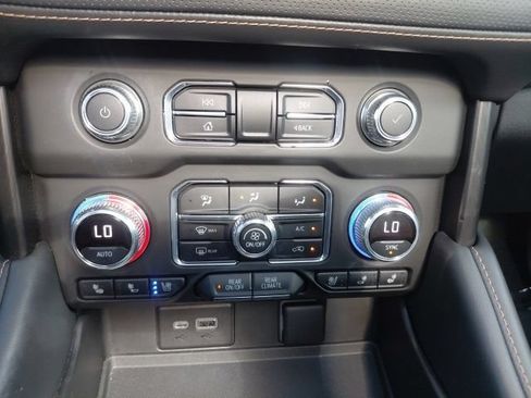Used 2022 GMC Yukon XL AT4 AWD/4WD image 27