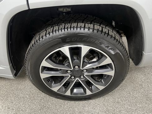 Used 2023 Jeep Grand Cherokee Overland image 20