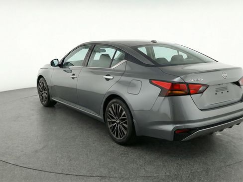 Used 2025 Nissan Altima 2.5 SV image 6