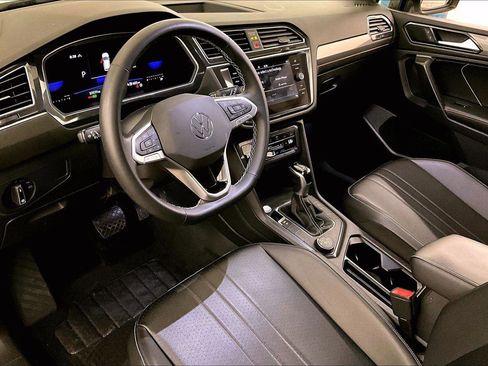 Used 2022 Volkswagen Tiguan SE image 12