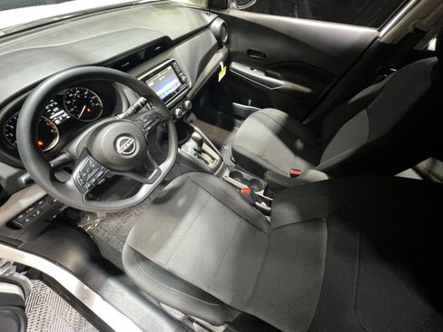 New 2025 Nissan Kicks Play S image 33