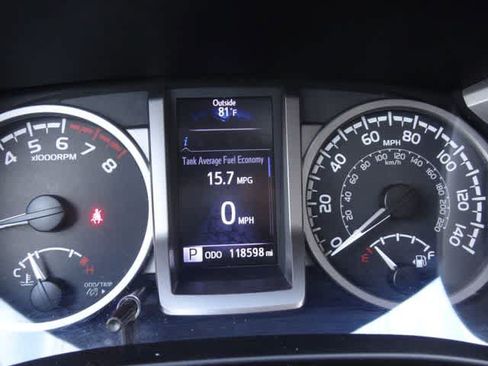 Used 2016 Toyota Tacoma Limited AWD/4WD image 23