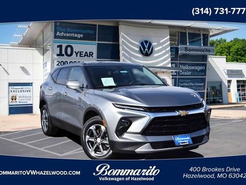 Used 2025 Chevrolet Blazer LT image 1