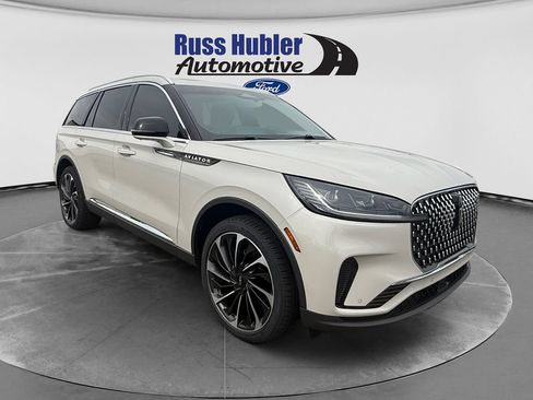 Used 2025 Lincoln Aviator Reserve w/ Equipment Group 201A AWD/4WD image 9