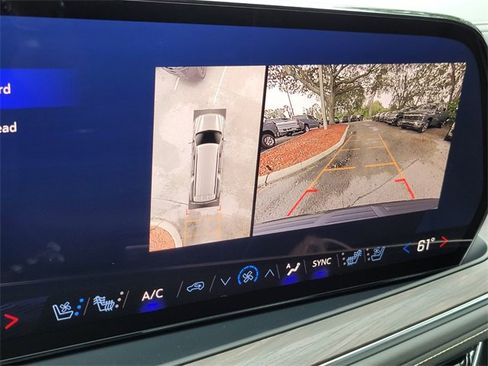 New 2025 Chevrolet Suburban Premier image 18