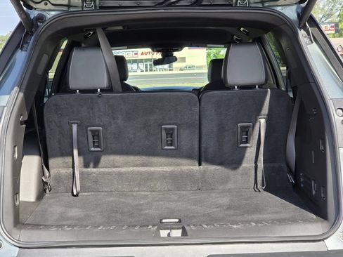 Used 2022 Chevrolet Traverse LT w/ LPO, Floor Liner Package FWD image 8