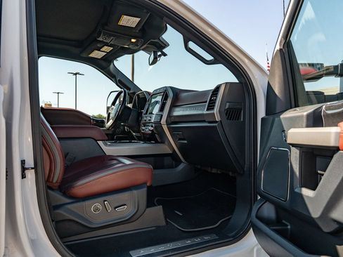 Certified 2022 Ford F450 Platinum AWD/4WD image 13