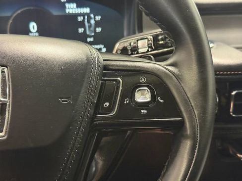 Used 2023 Lincoln Aviator 2WD image 16