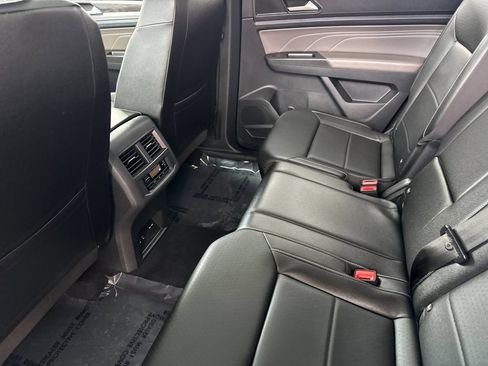 Used 2023 Volkswagen Atlas SE w/ Panoramic Sunroof Package FWD image 11