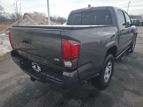 Used 2022 Toyota Tacoma SR image 6