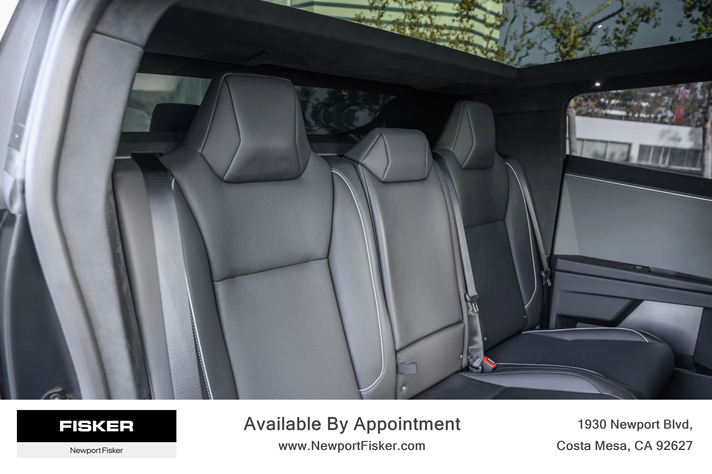 Used 2024 Tesla Cybertruck AWD Crew Cab image 29