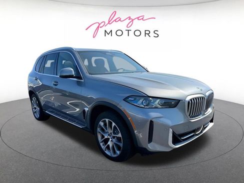 Used 2024 BMW X5 xDrive40i AWD/4WD image 3
