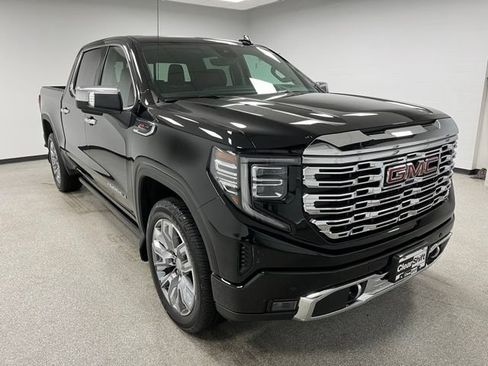 Used 2024 GMC Sierra 1500 Denali w/ Denali Reserve Package AWD/4WD image 2